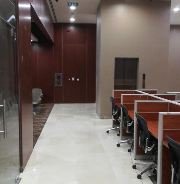 المساحات الداخلية ومناطق العمل — بنك البلاد، صورة 2